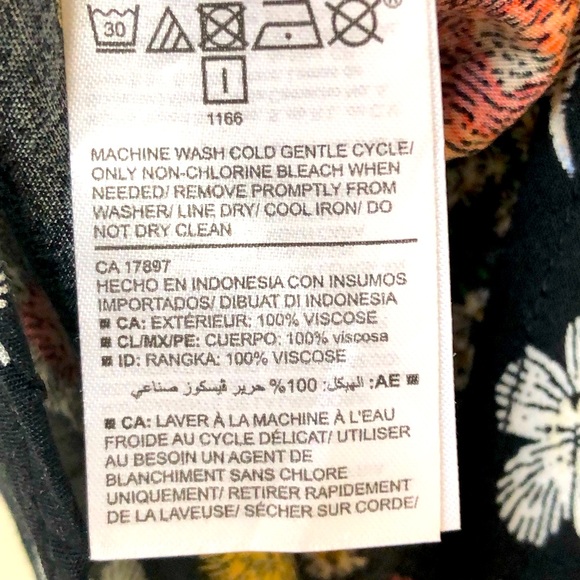 Old Navy women’s floral sleeveless black top, size L.Pit to pit 22”.New w/o tags - Picture 10 of 10